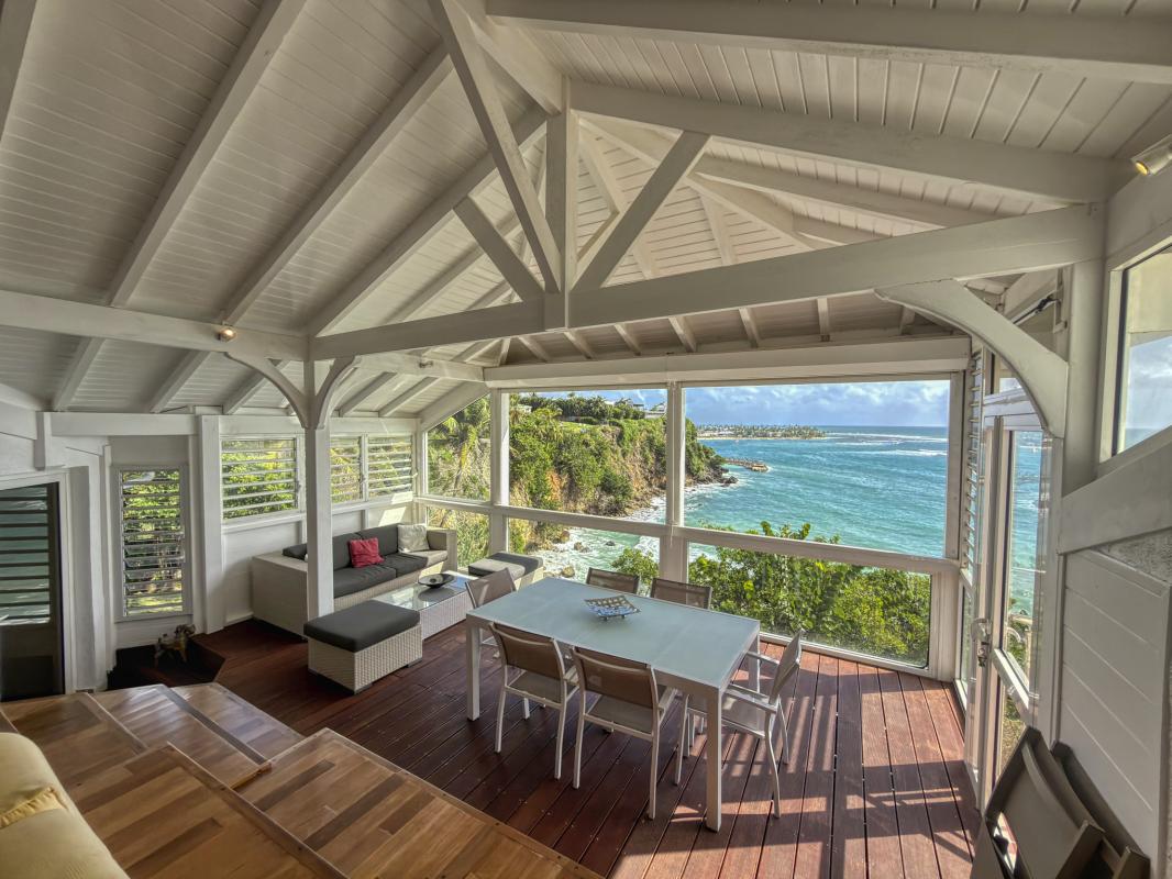 19.Location Villa piscine vue mer Ste Anne Guadeloupe_Séjour vue mer